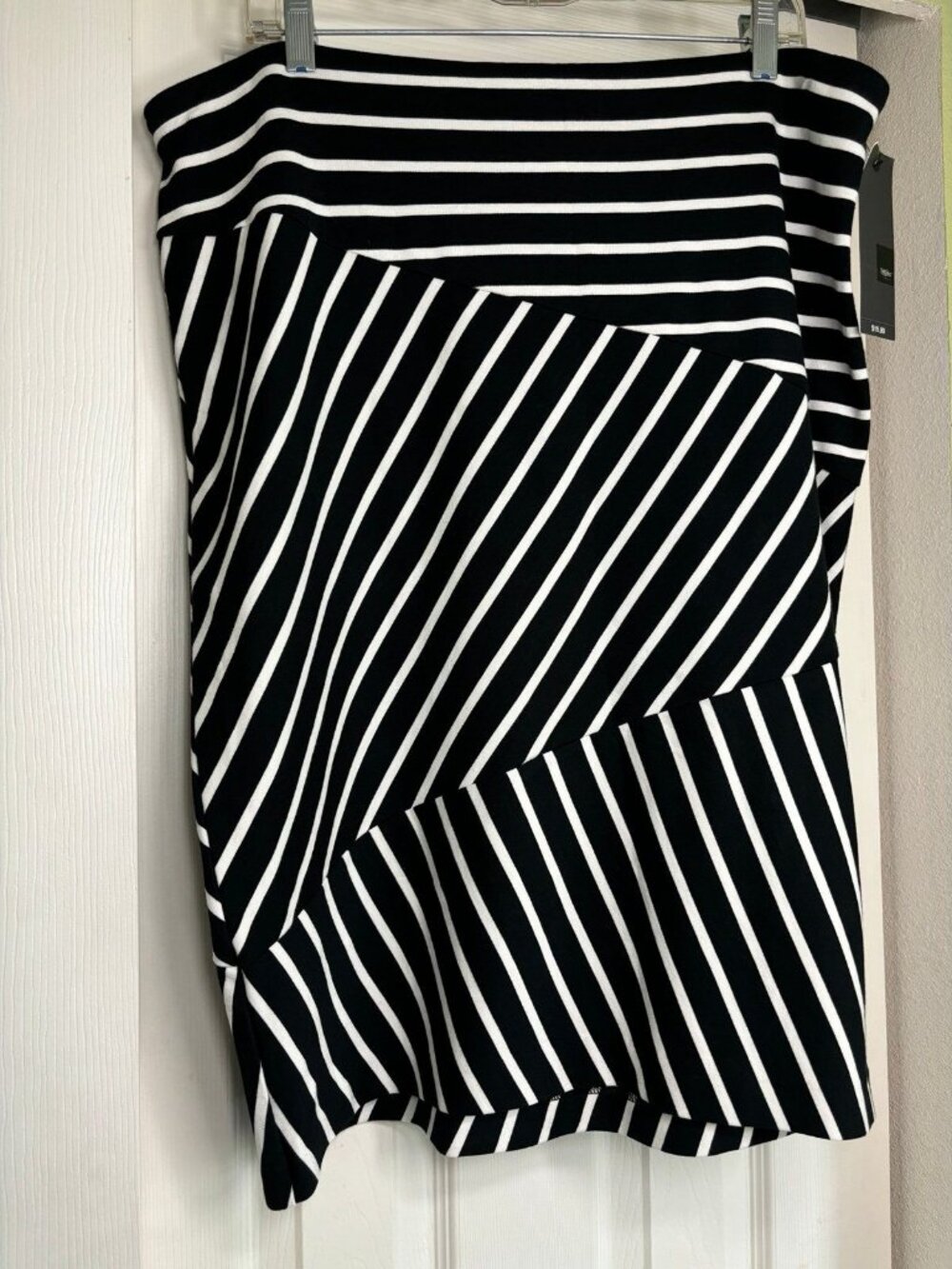 Black & White Striped Skirt XXL